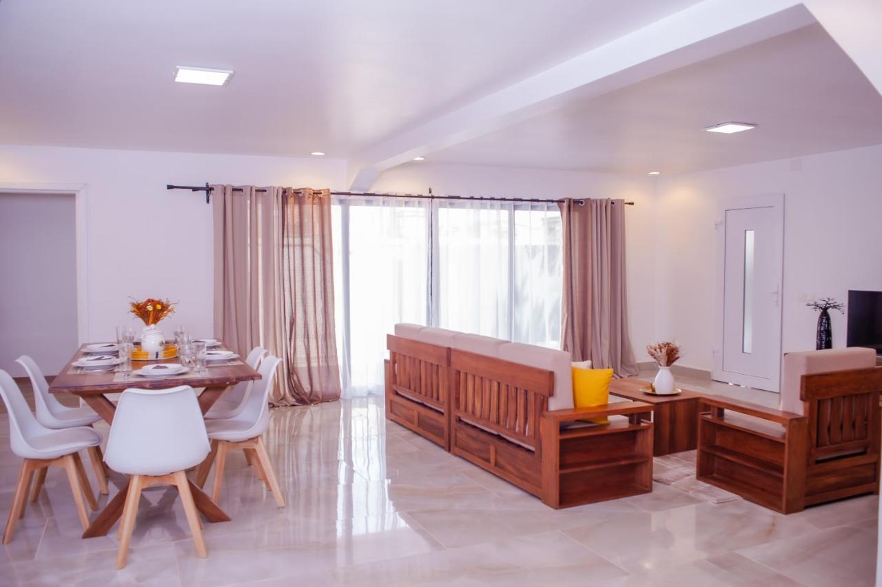 Ampifitia Guest House Antananarivo Buitenkant foto