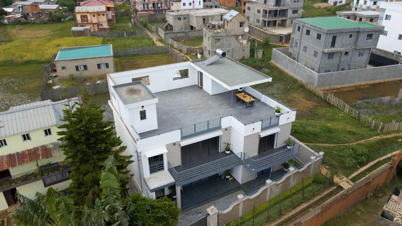 Ampifitia Guest House Antananarivo Buitenkant foto
